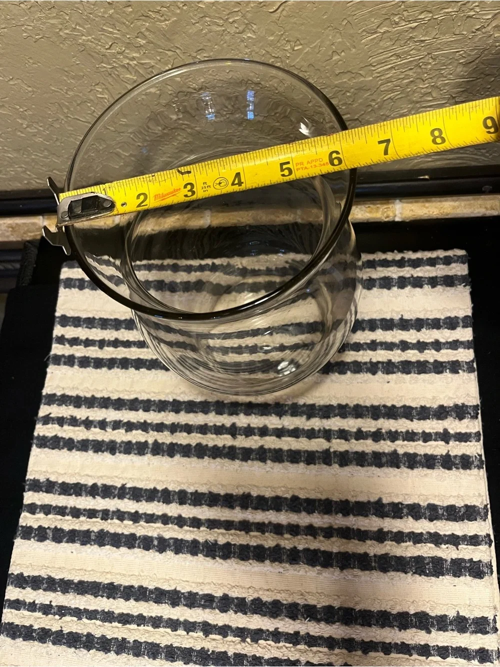 N/A glass vase